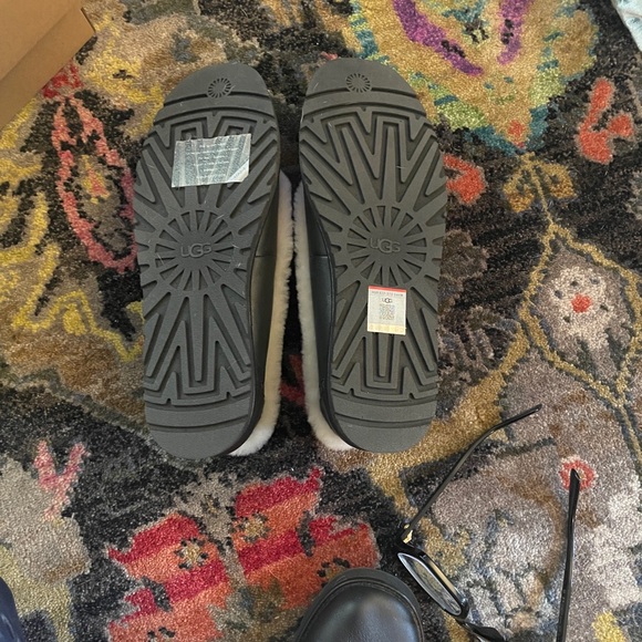 UGG Women's Black and Cream zora ballet flats - Picture 6 of 8